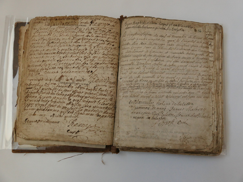 F. D'Urf&eacute; register, double page 01